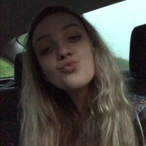 Meet your Posher, Olivia